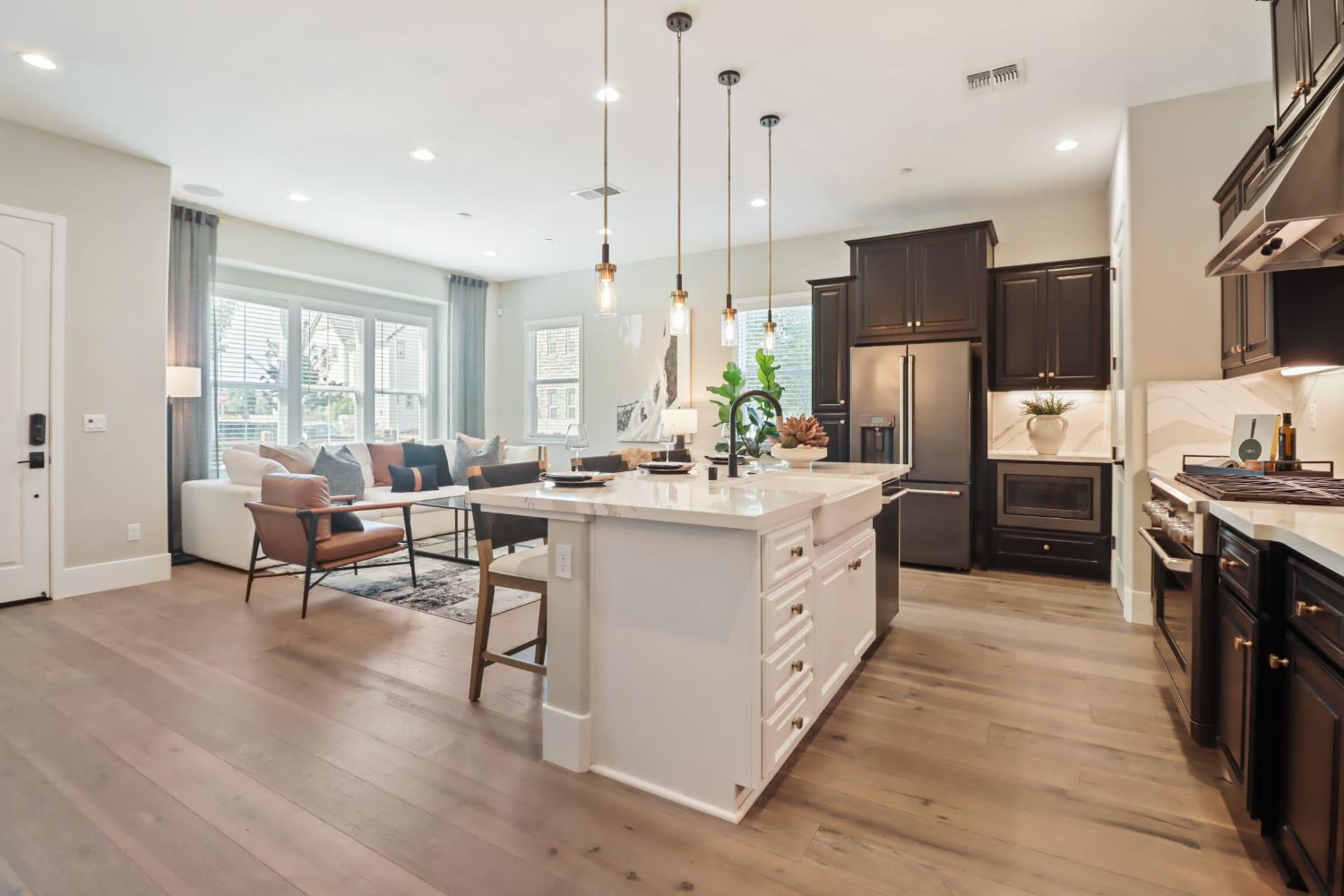 3289 Ronald Reagan Walk