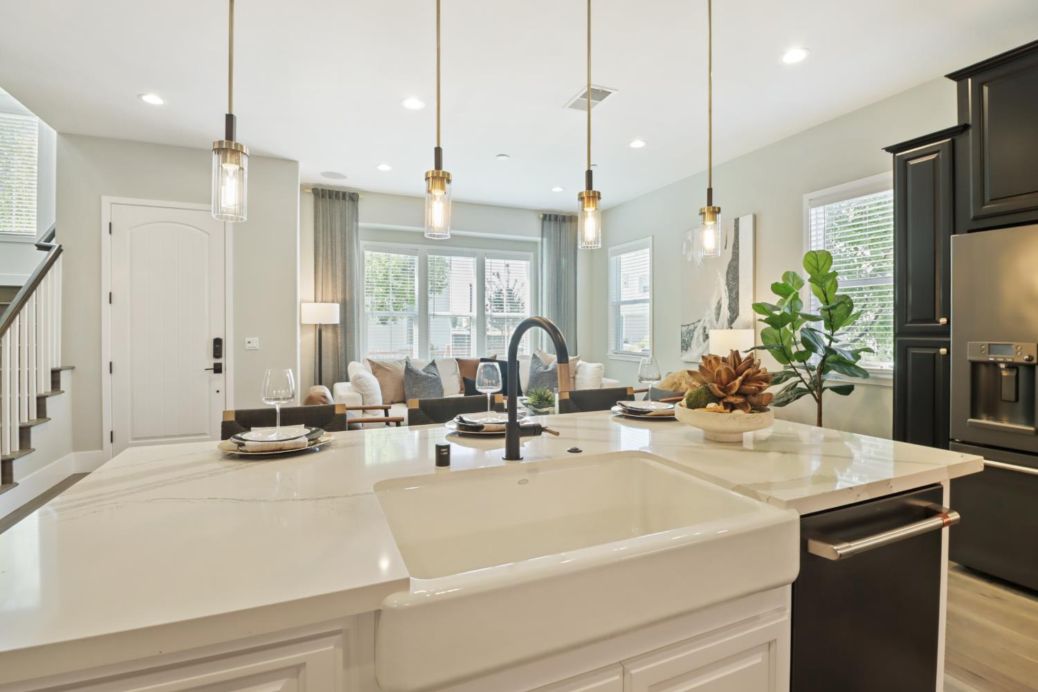 3289 Ronald Reagan Walk