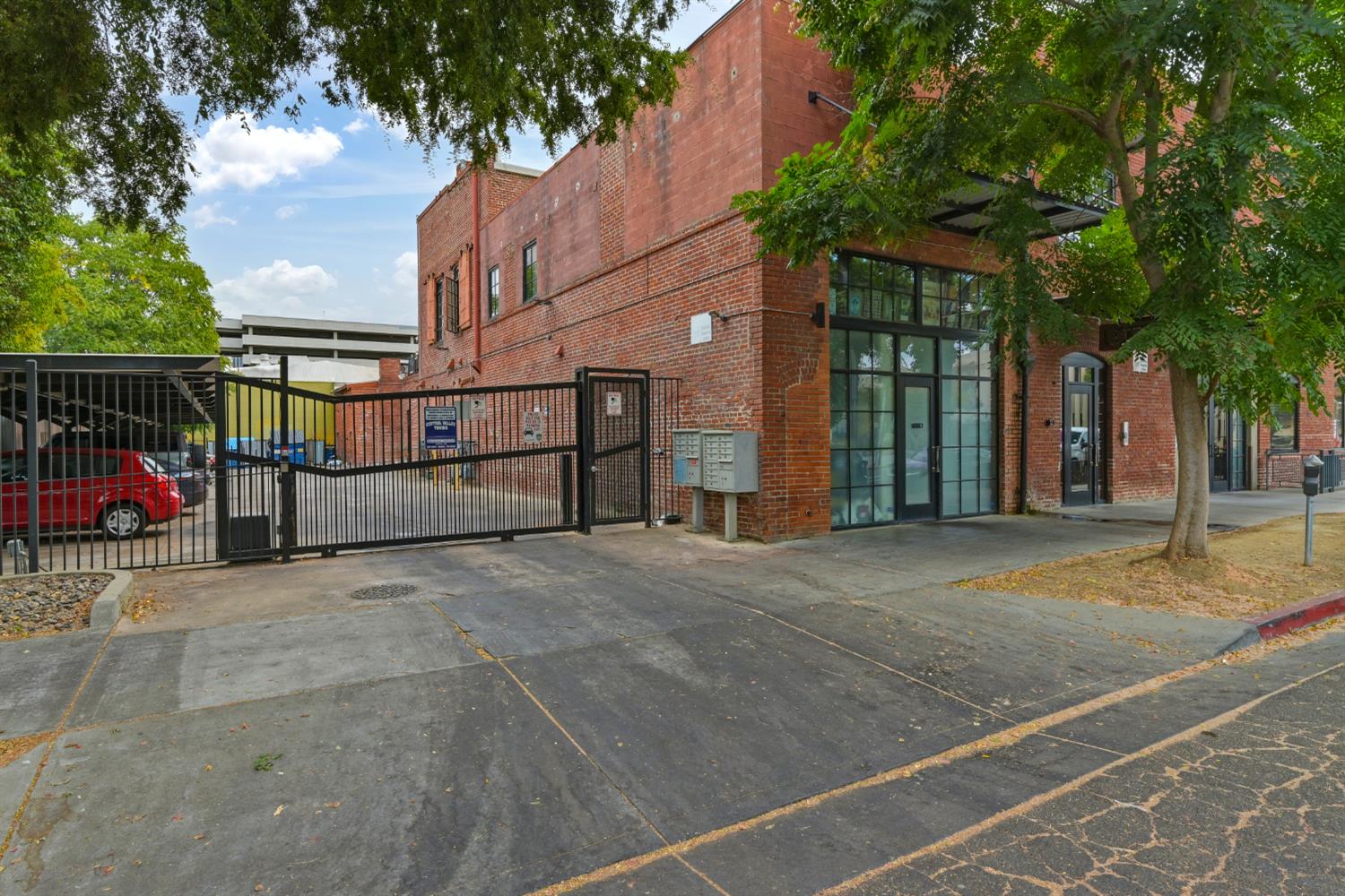 1725 14th Street 208