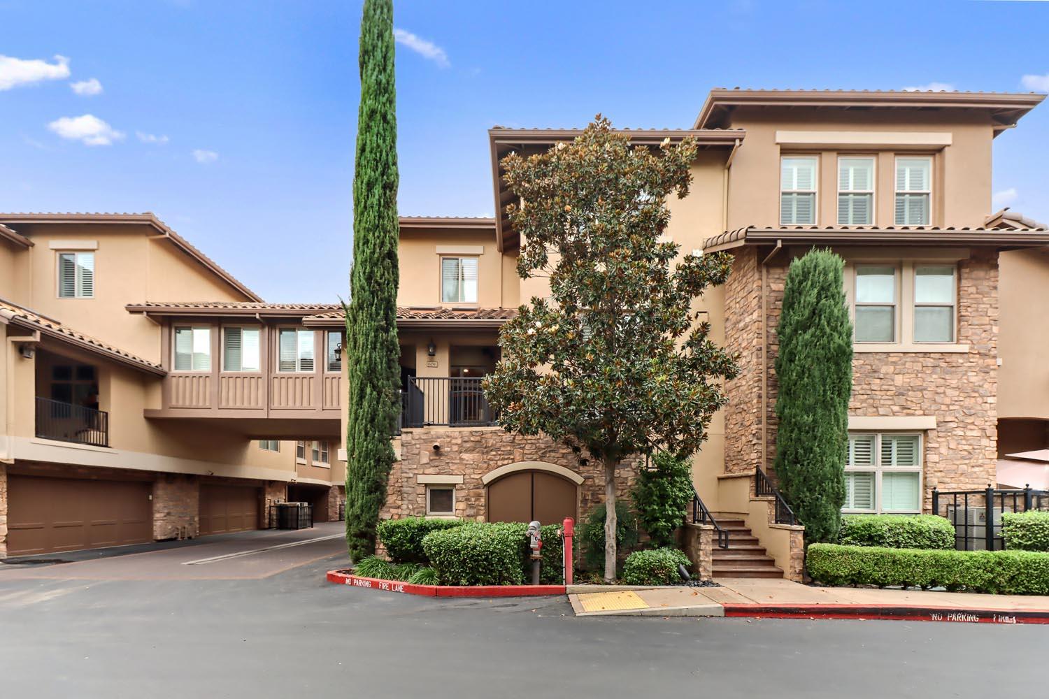 2430 Pavilions Place Lane 606