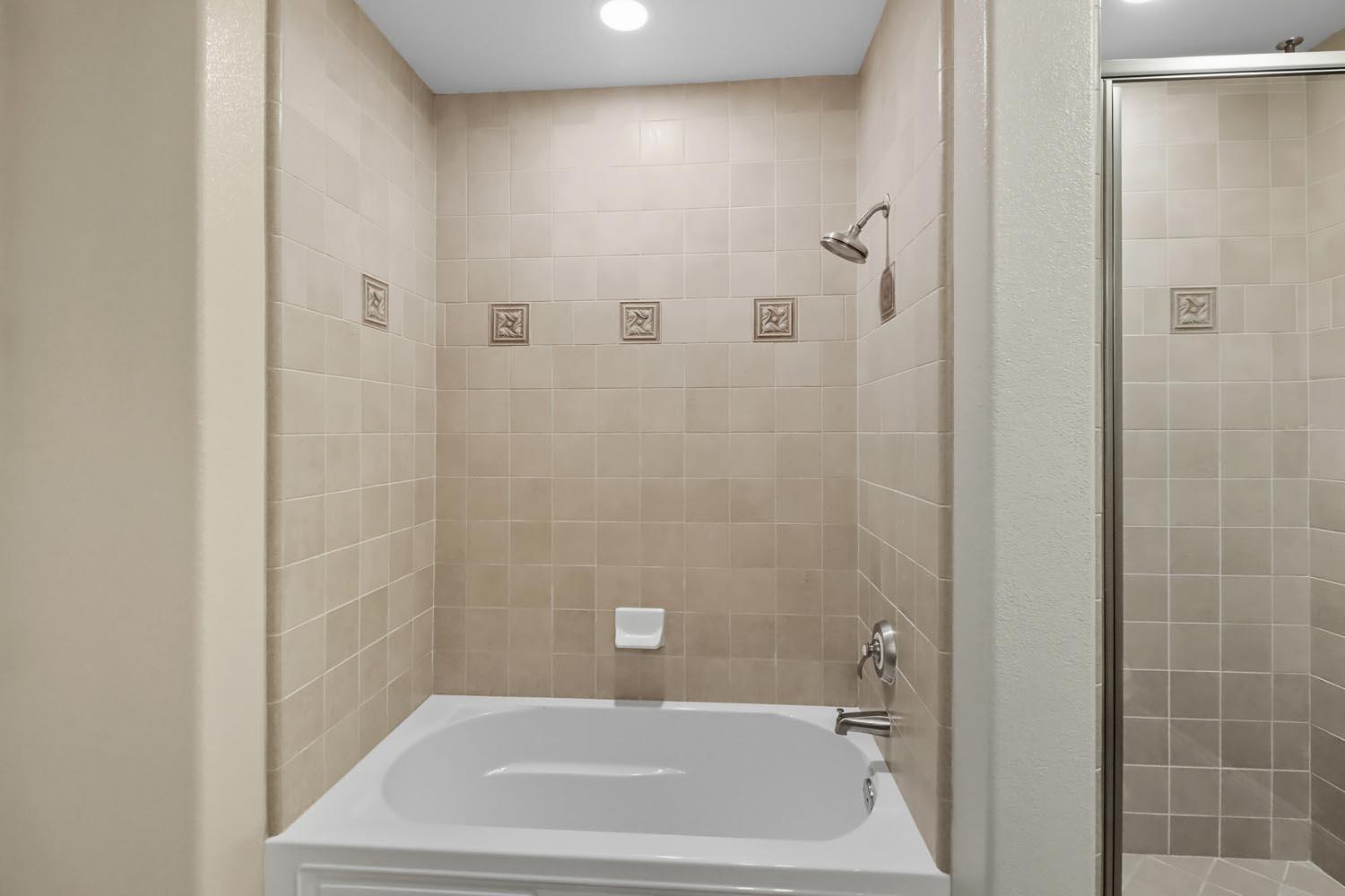 2430 Pavilions Place Lane 606