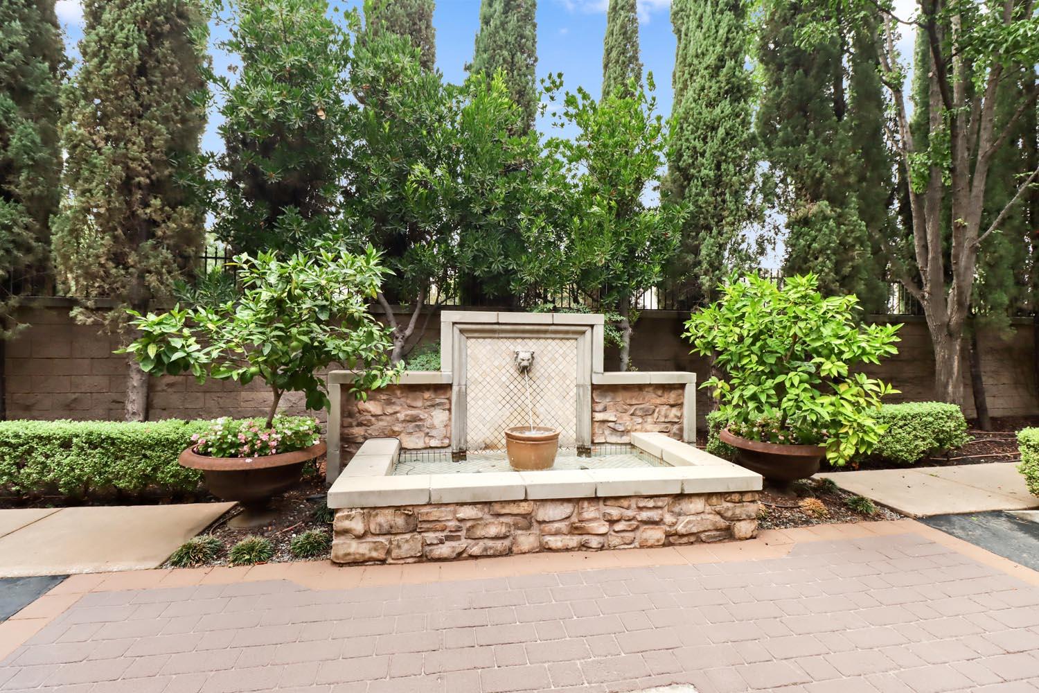 2430 Pavilions Place Lane 606