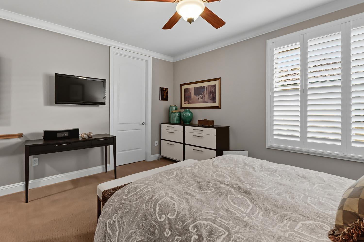 2430 Pavilions Place Lane 606