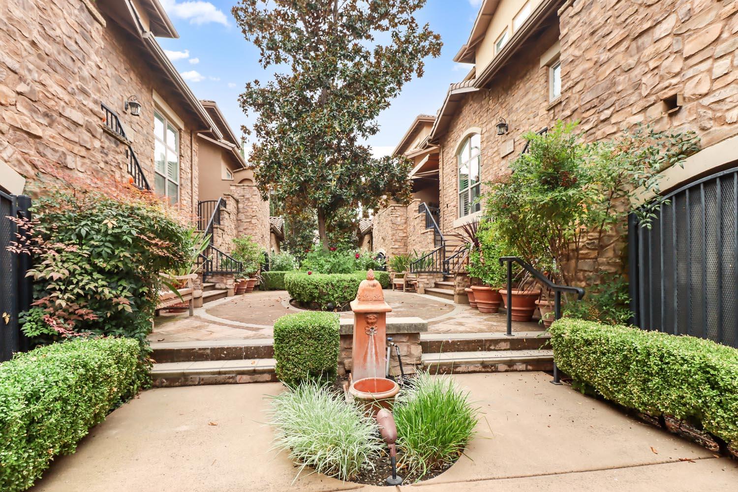 2430 Pavilions Place Lane 606