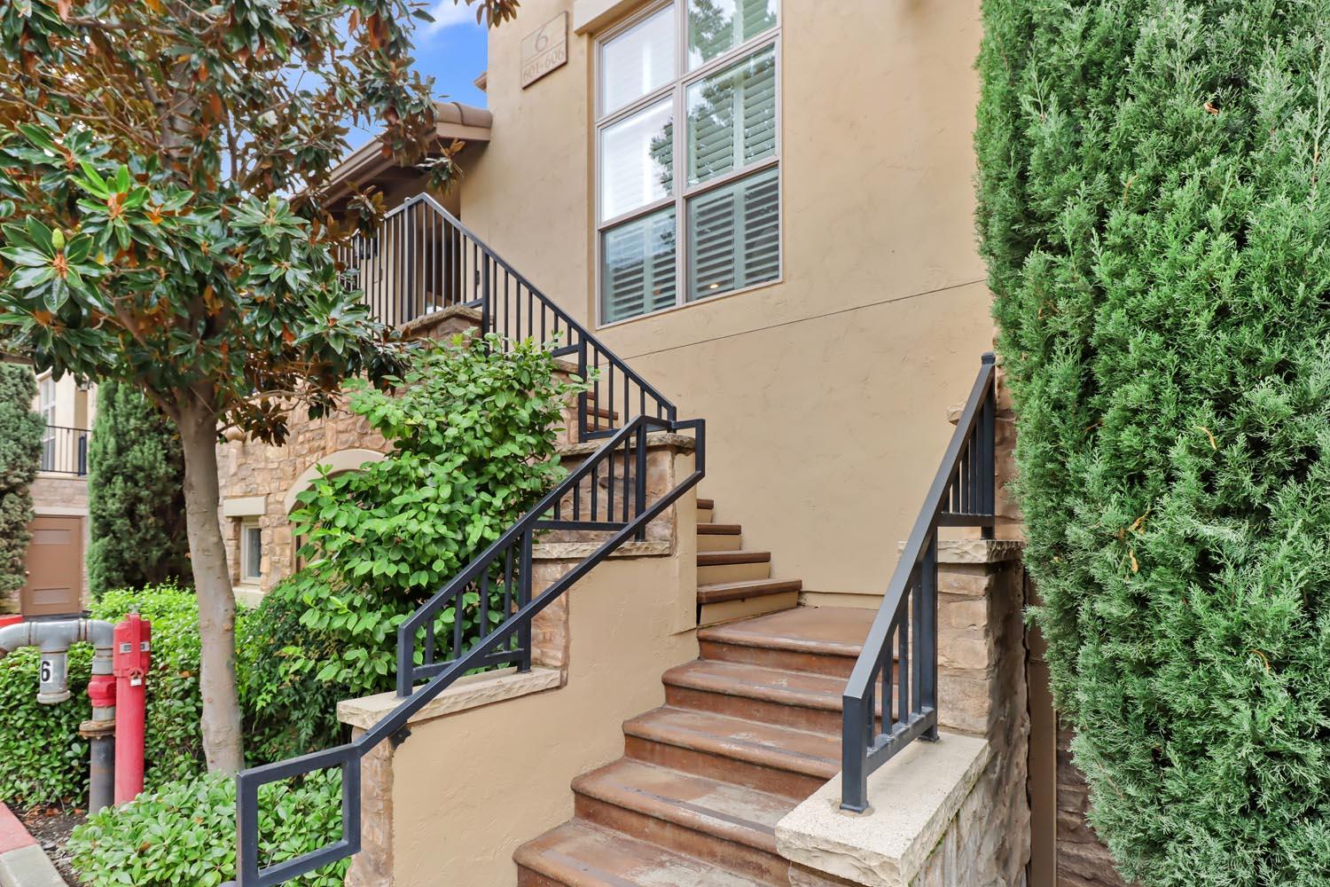 2430 Pavilions Place Lane 606