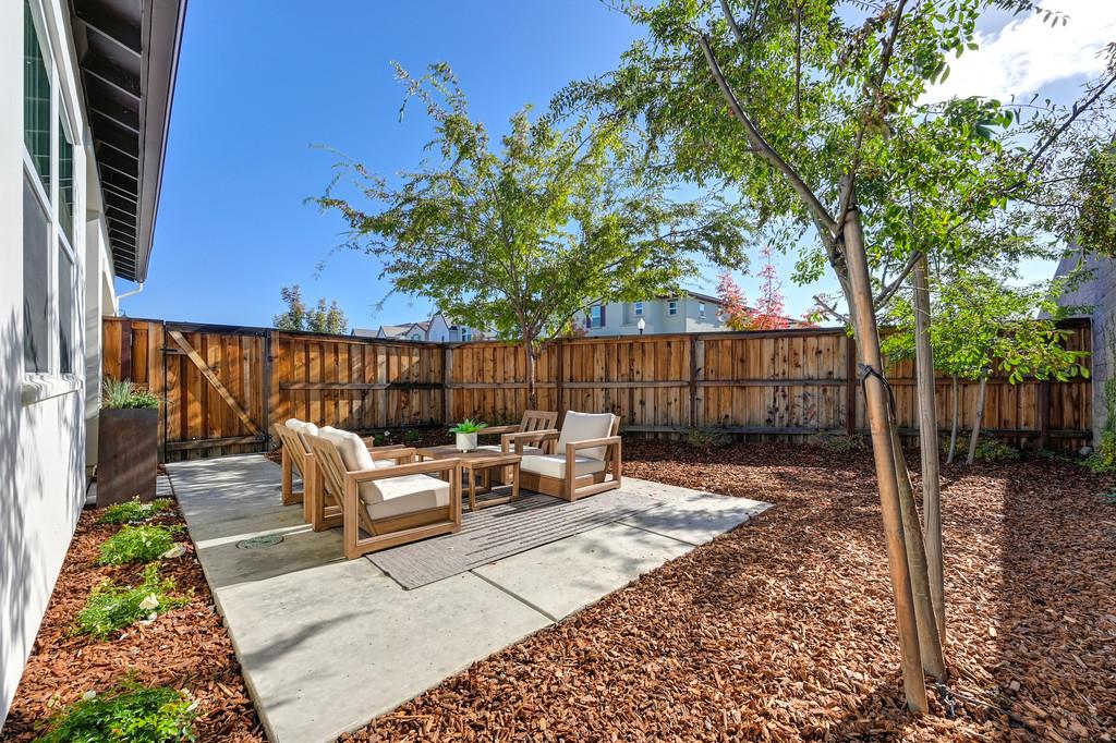 2341 Bronze Star Way