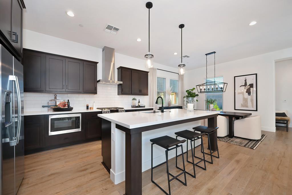 2341 Bronze Star Way