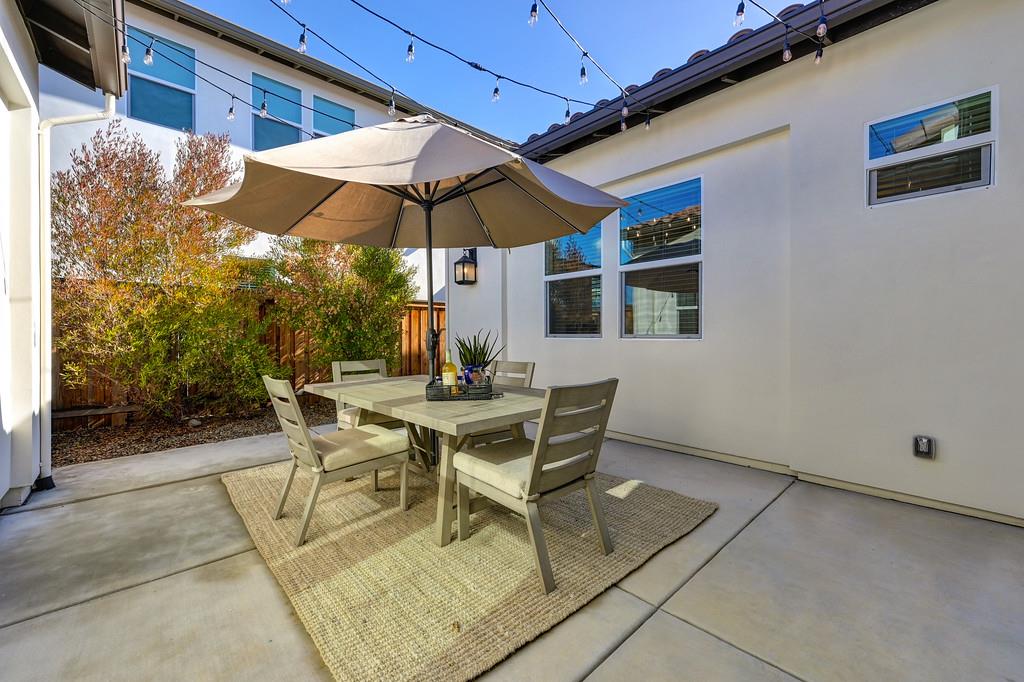 2341 Bronze Star Way