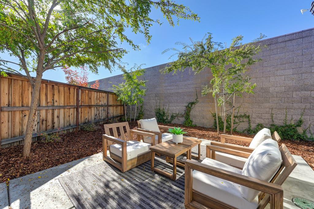 2341 Bronze Star Way