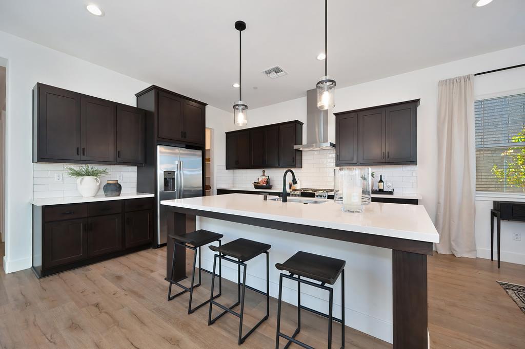 2341 Bronze Star Way