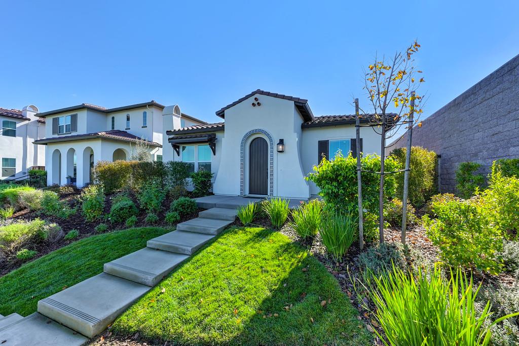 2341 Bronze Star Way