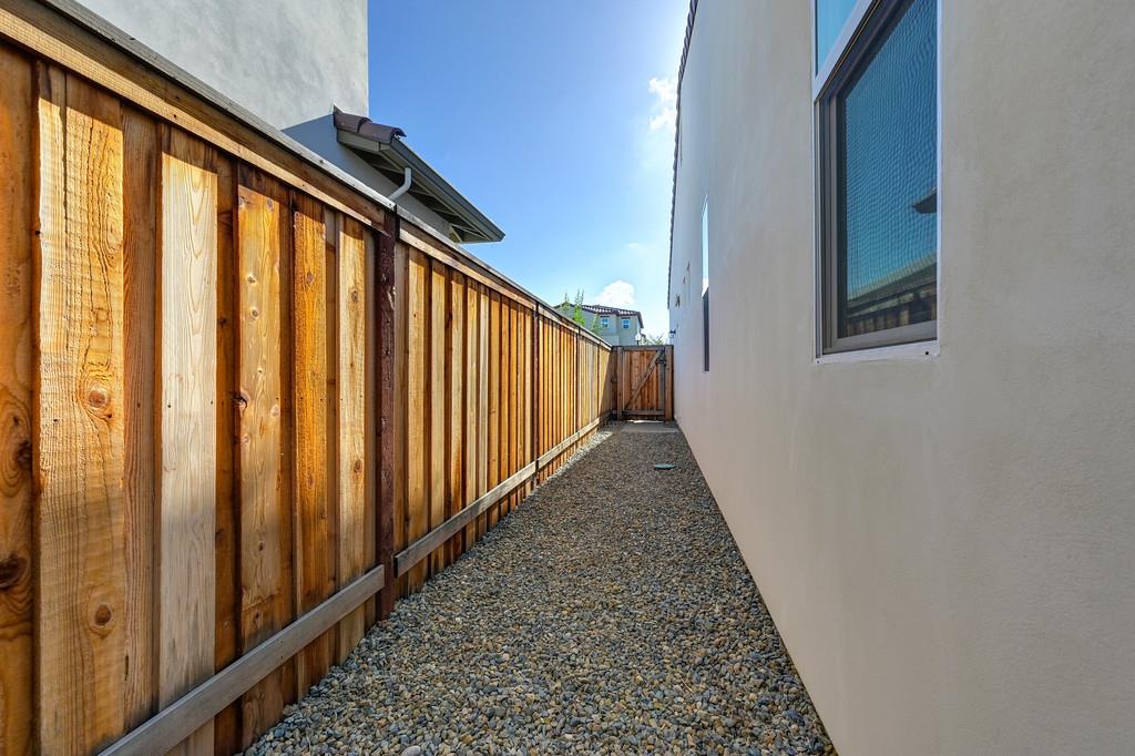 2341 Bronze Star Way