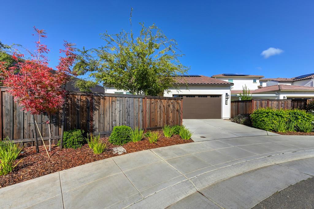 2341 Bronze Star Way