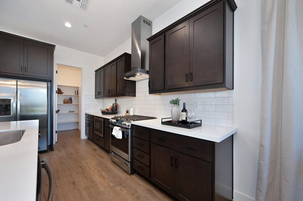 2341 Bronze Star Way