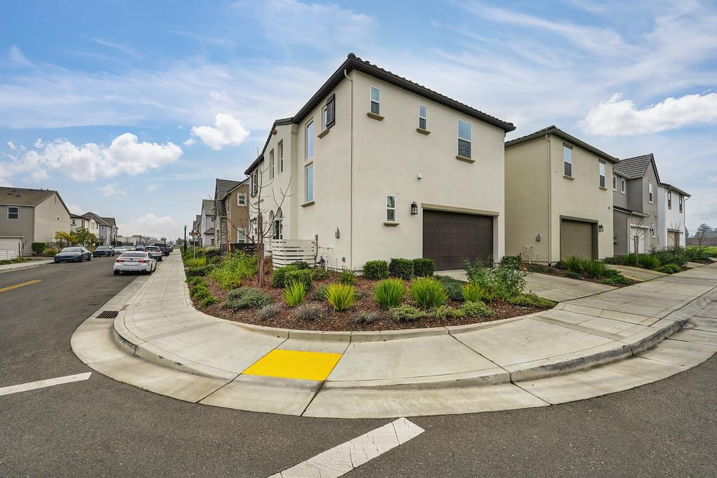 3260 Ronald Reagan Way