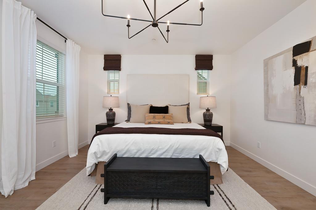 3260 Ronald Reagan Way