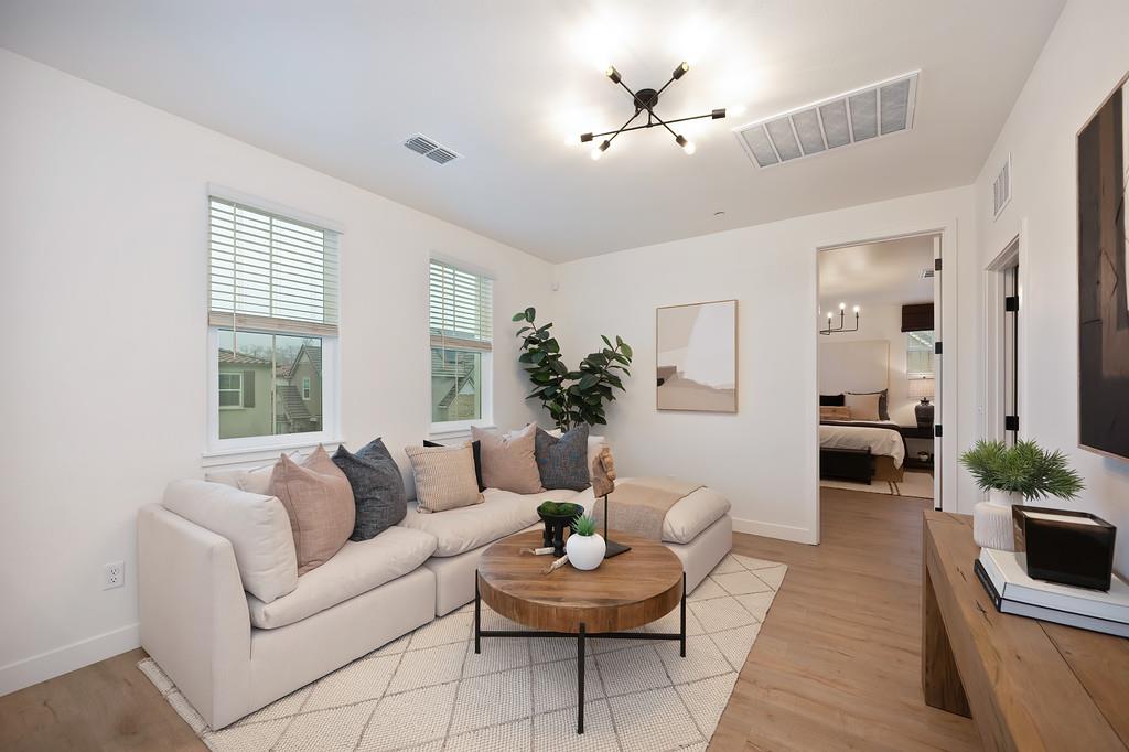 3260 Ronald Reagan Way