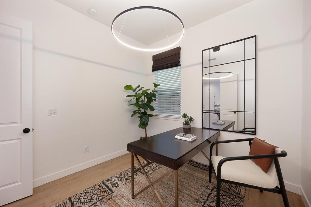 3260 Ronald Reagan Way