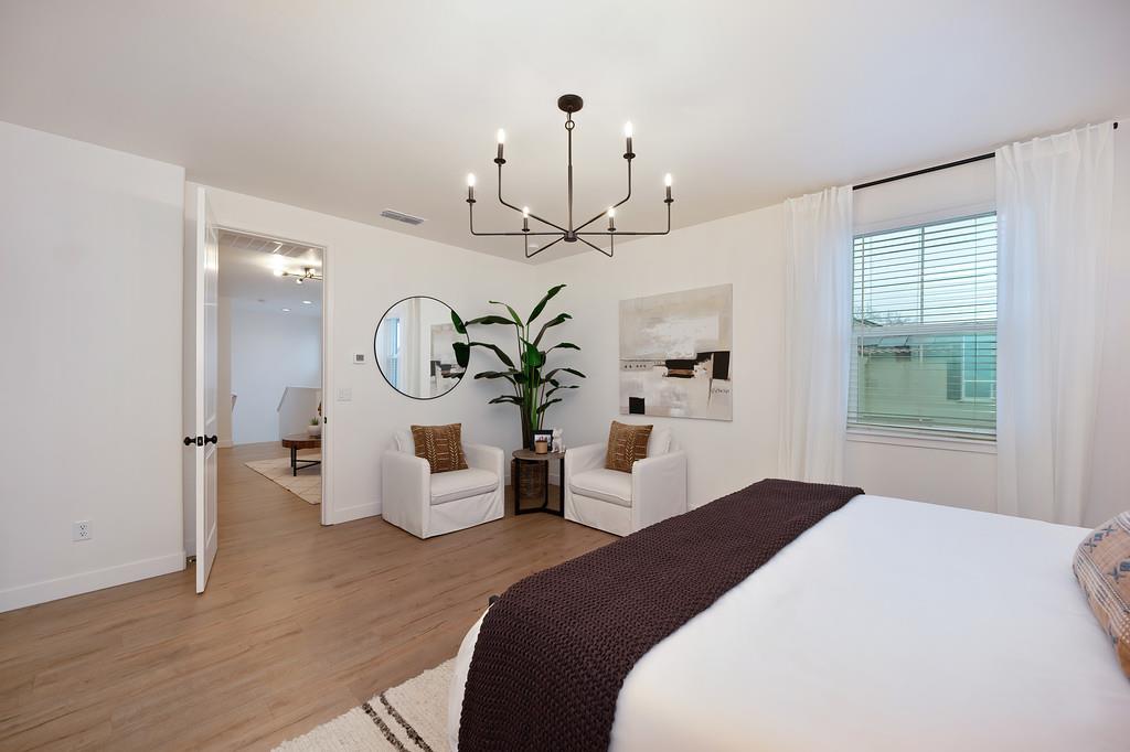 3260 Ronald Reagan Way