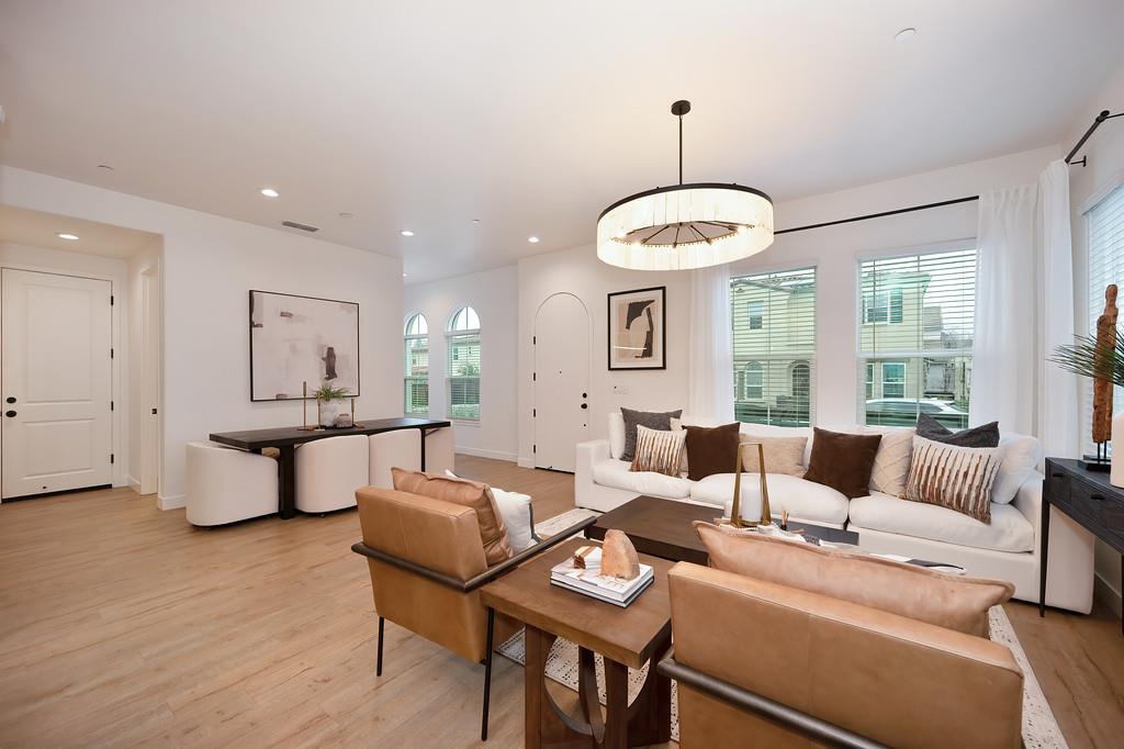 3260 Ronald Reagan Way