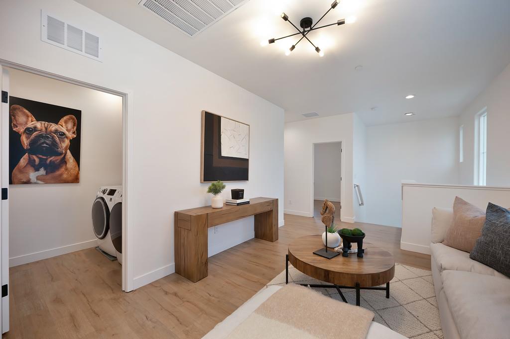 3260 Ronald Reagan Way