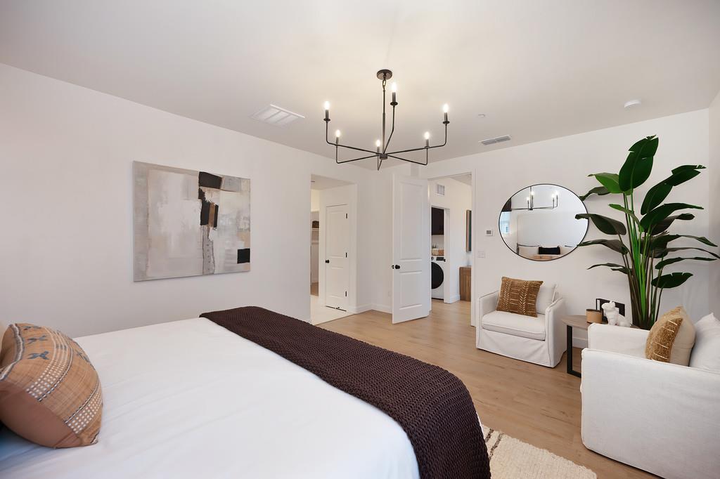 3260 Ronald Reagan Way