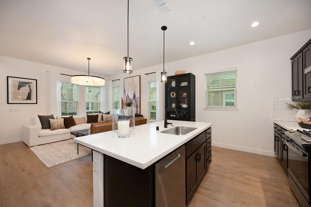 3260 Ronald Reagan Way