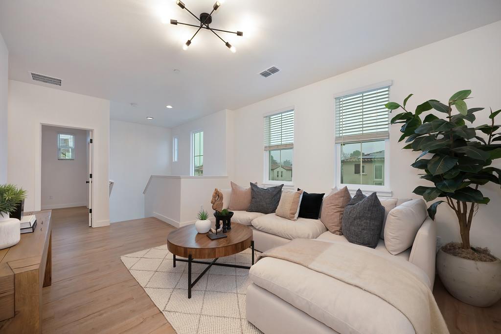 3260 Ronald Reagan Way