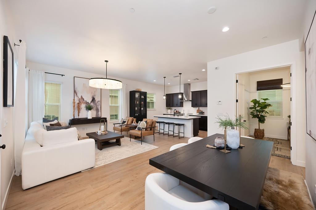 3260 Ronald Reagan Way