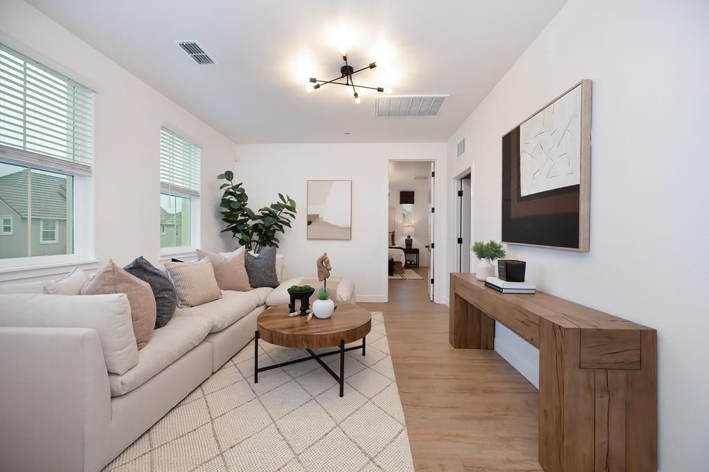 3260 Ronald Reagan Way