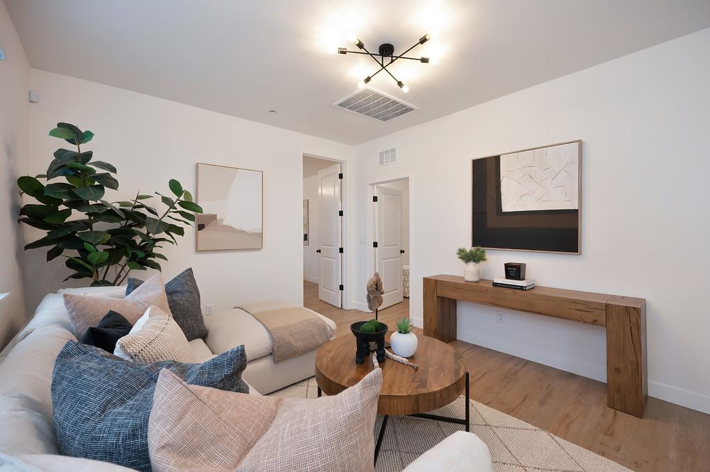 3260 Ronald Reagan Way