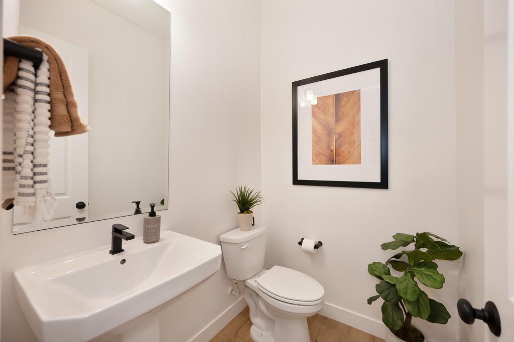 3260 Ronald Reagan Way