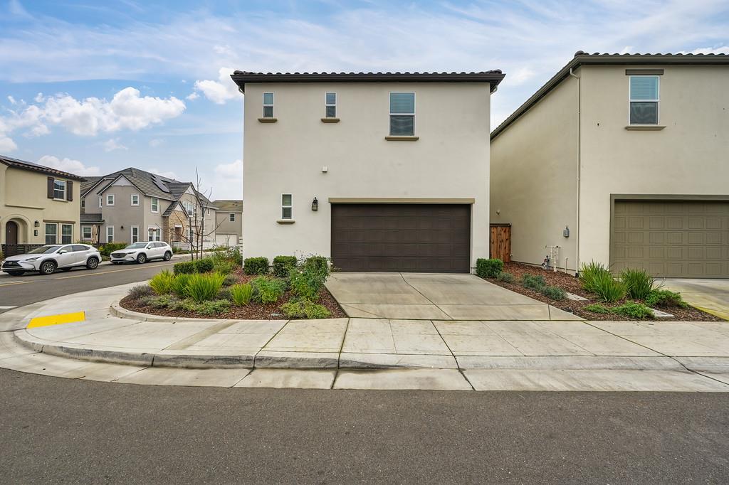 3260 Ronald Reagan Way