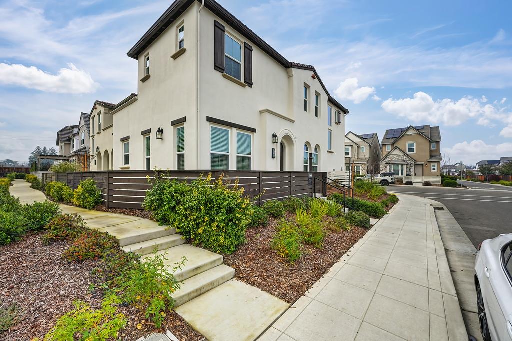 3260 Ronald Reagan Way