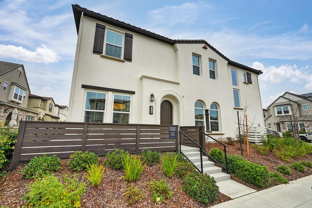 3260 Ronald Reagan Way