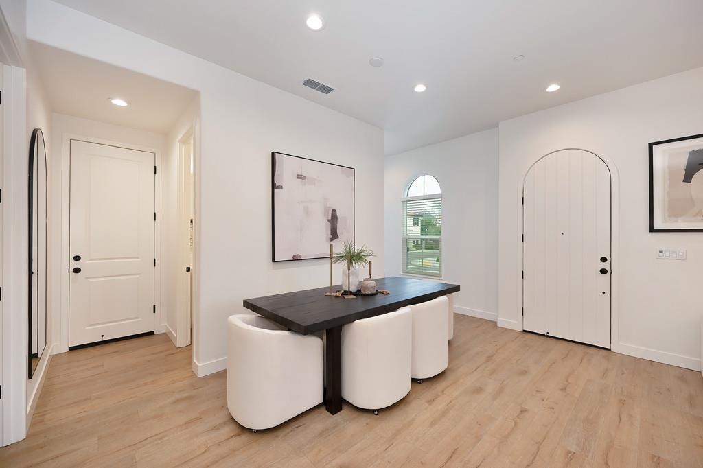 3260 Ronald Reagan Way