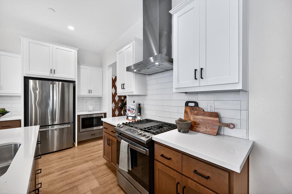 2367 Omaha Beach Avenue