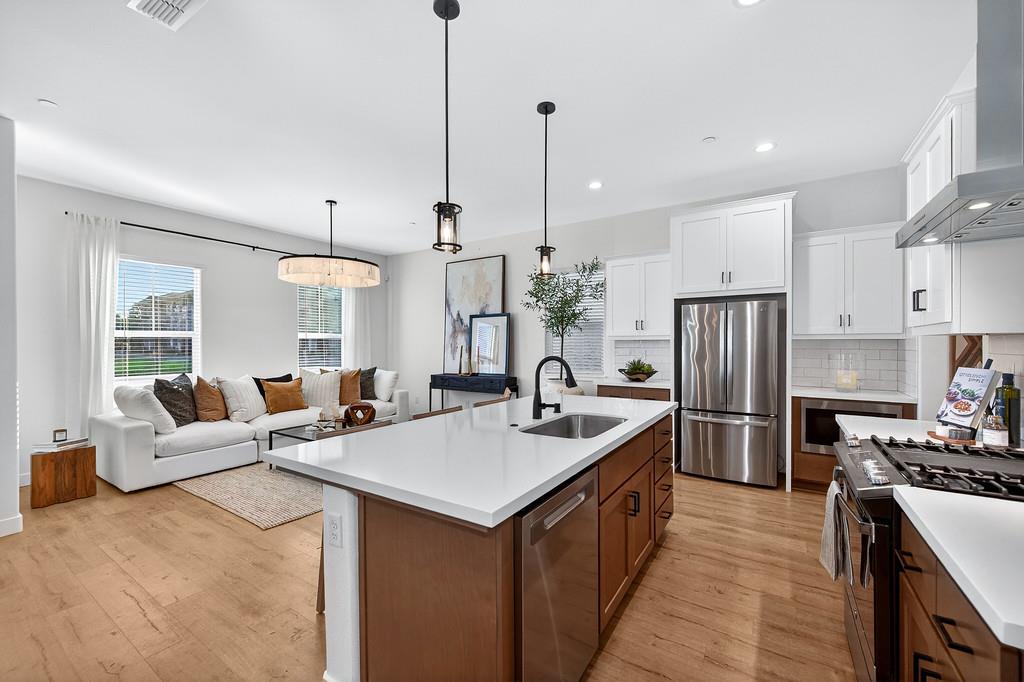 2367 Omaha Beach Avenue