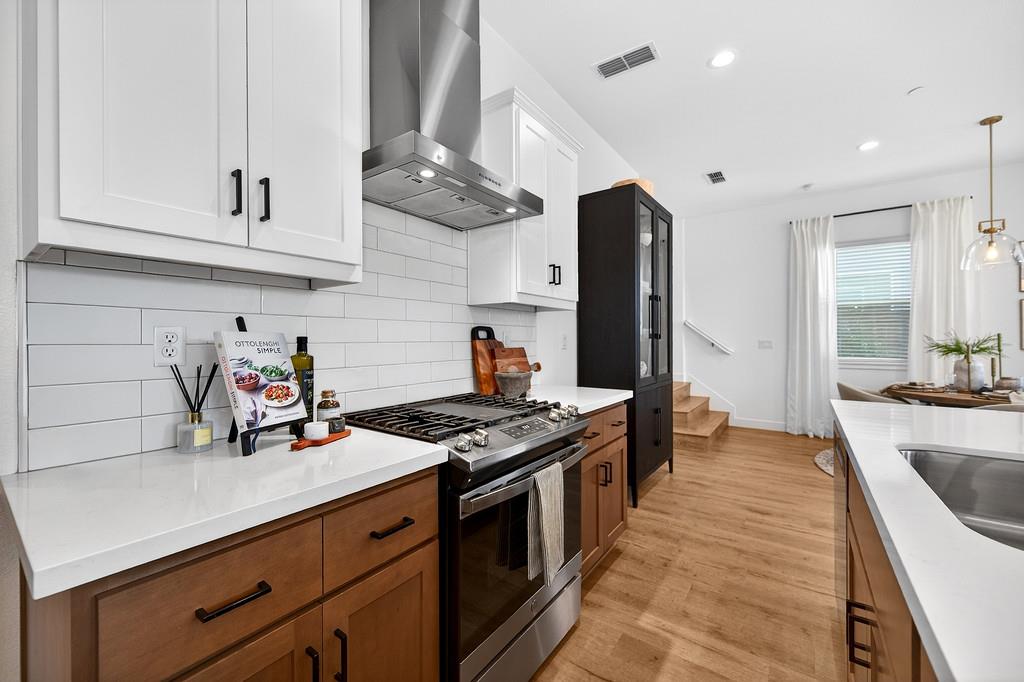 2367 Omaha Beach Avenue