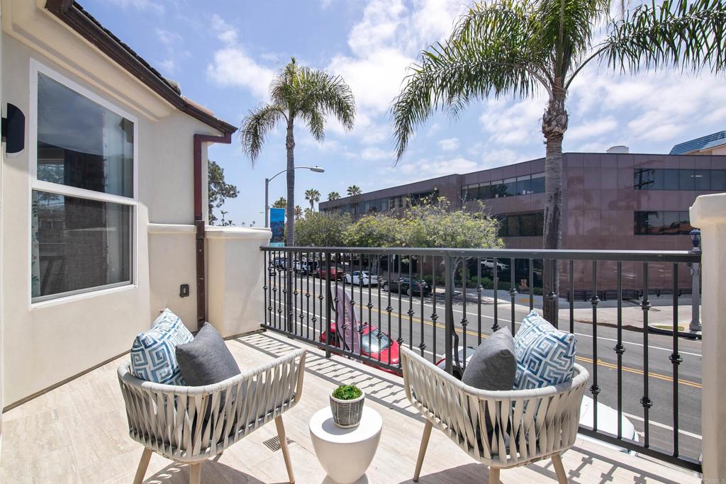 848 Prospect Street E