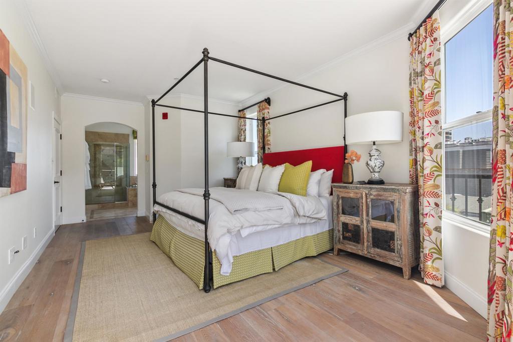 848 Prospect Street E