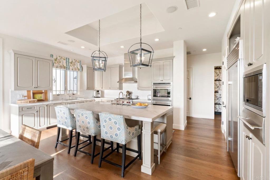 7930 White Christmas Ct