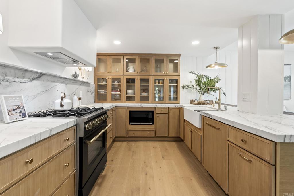 3116 Del Rey Avenue