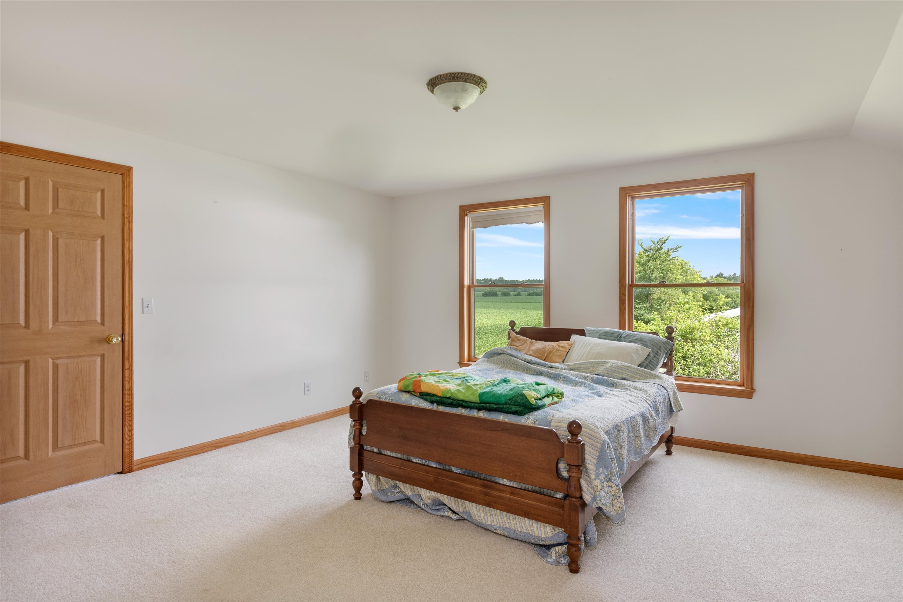 8139 Vermont Route 105