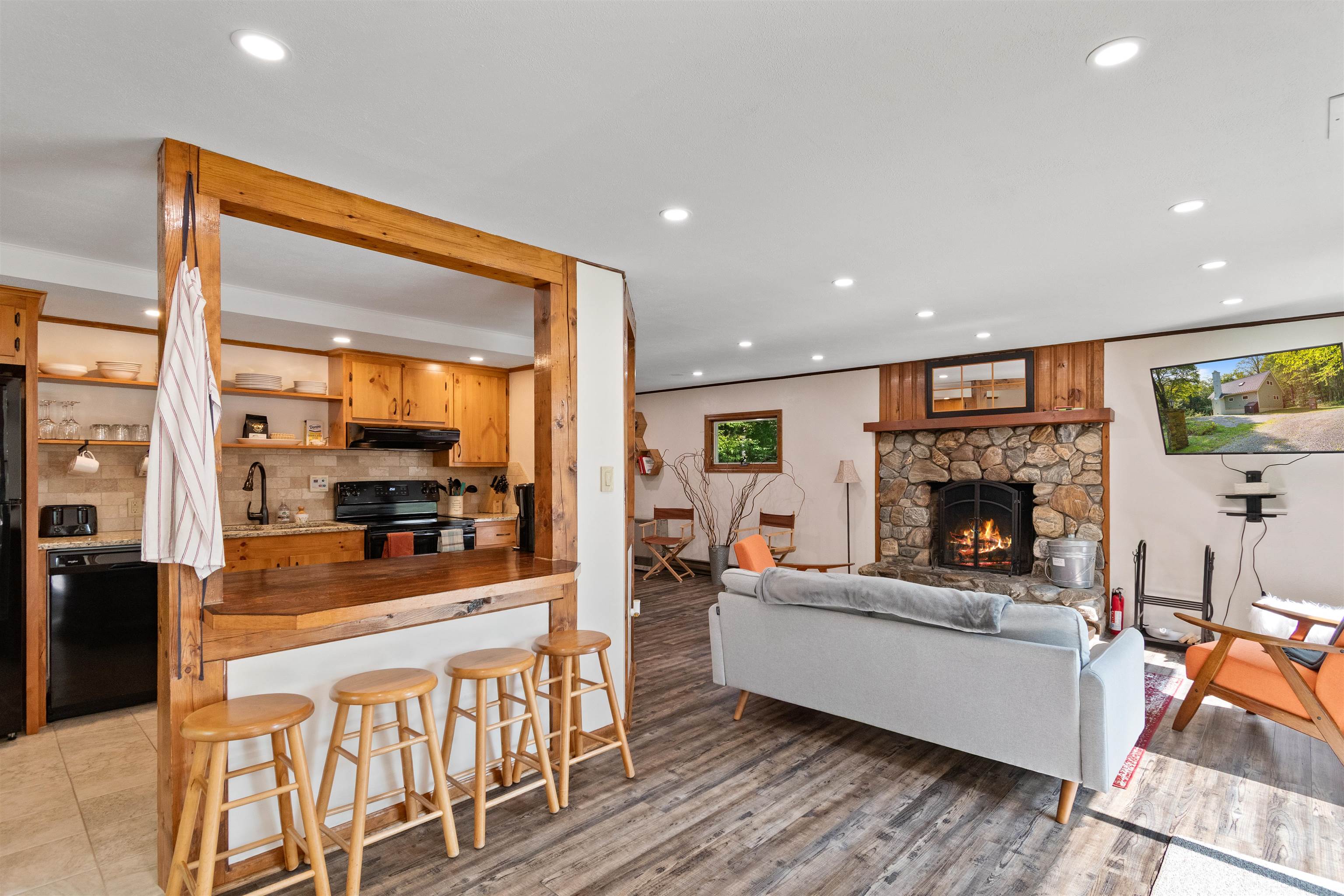 221 Highland Drive Unit: 27