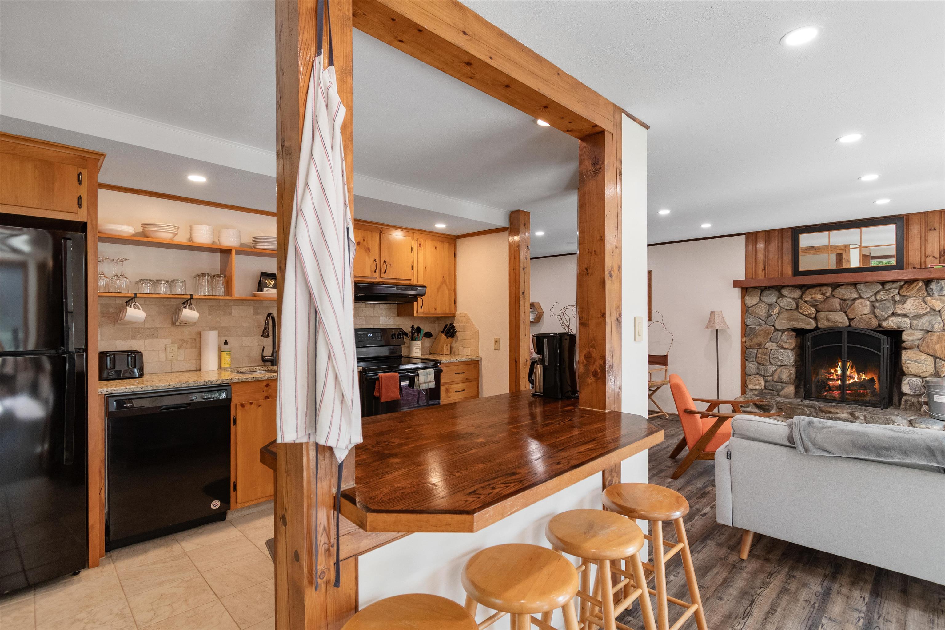 221 Highland Drive Unit: 27