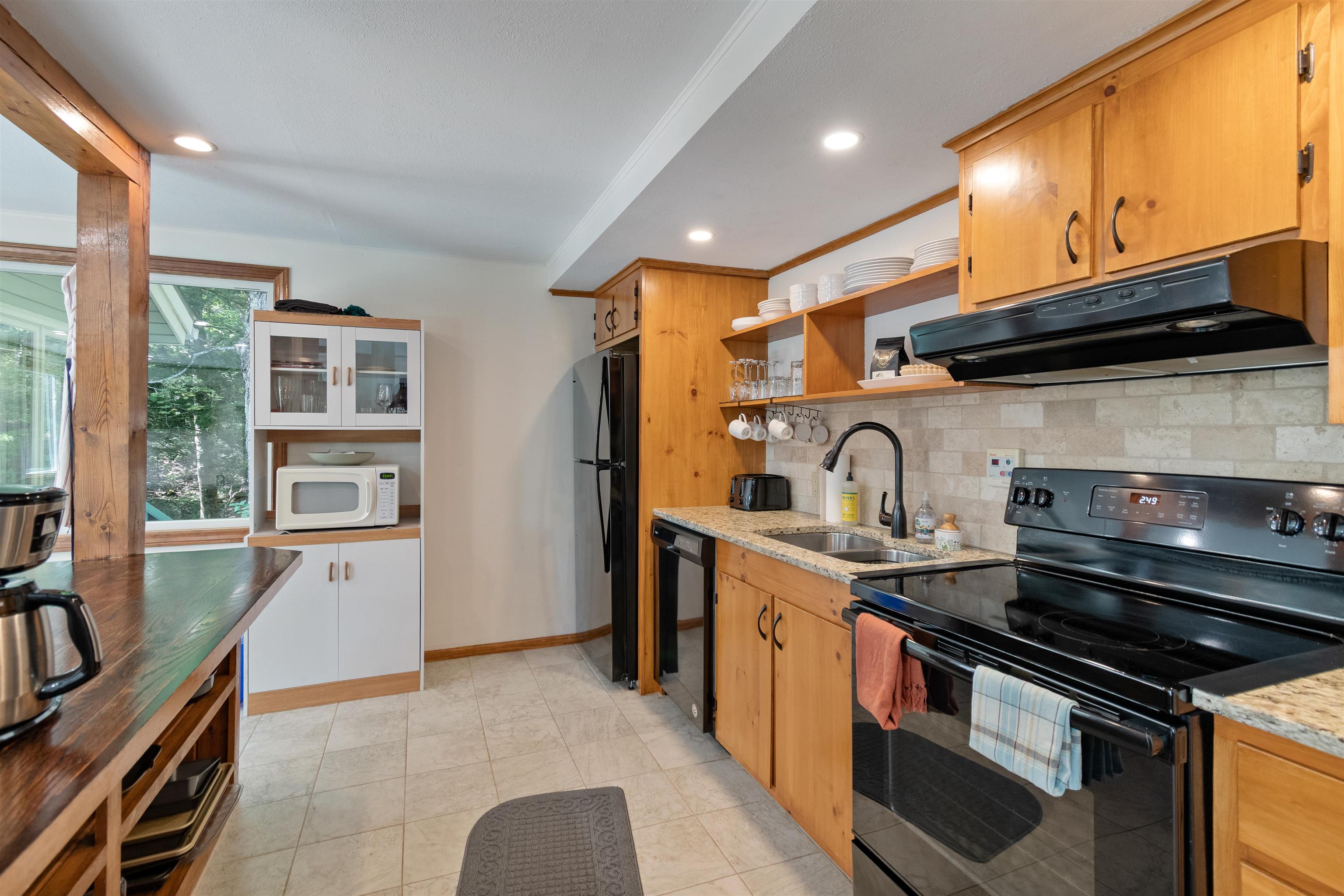 221 Highland Drive Unit: 27