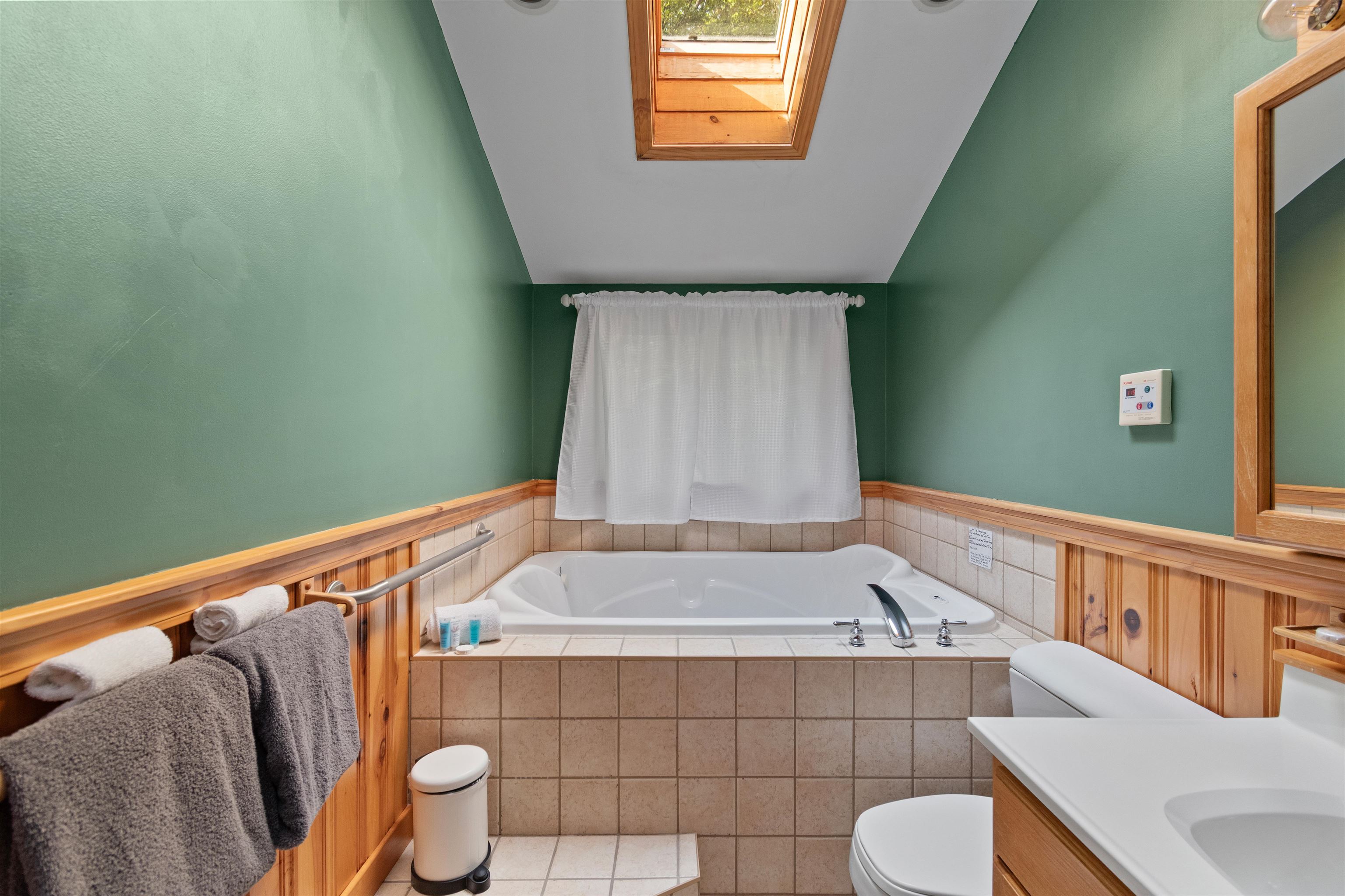 221 Highland Drive Unit: 27