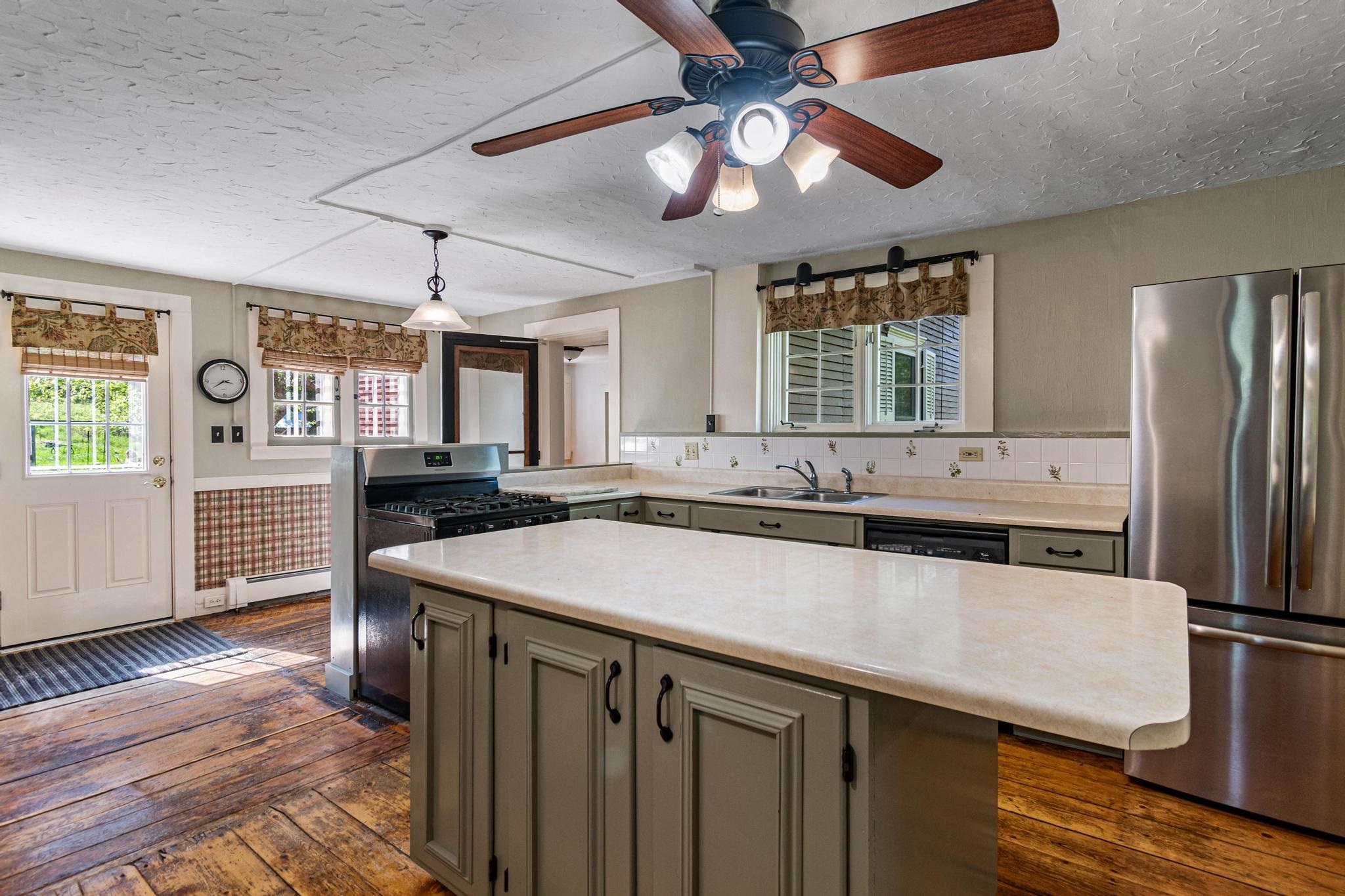 1632 Bradley Road