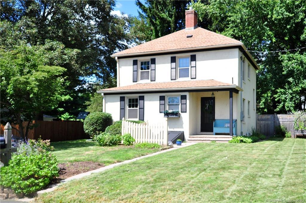 4 Maple Court